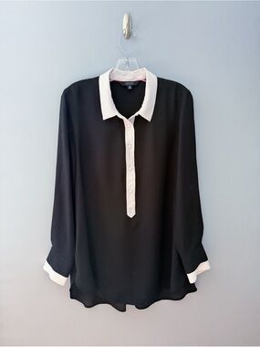 IMNYC Isaac Mizrahi Black Buttoned Blouse with White Collar and Cuffs, Large